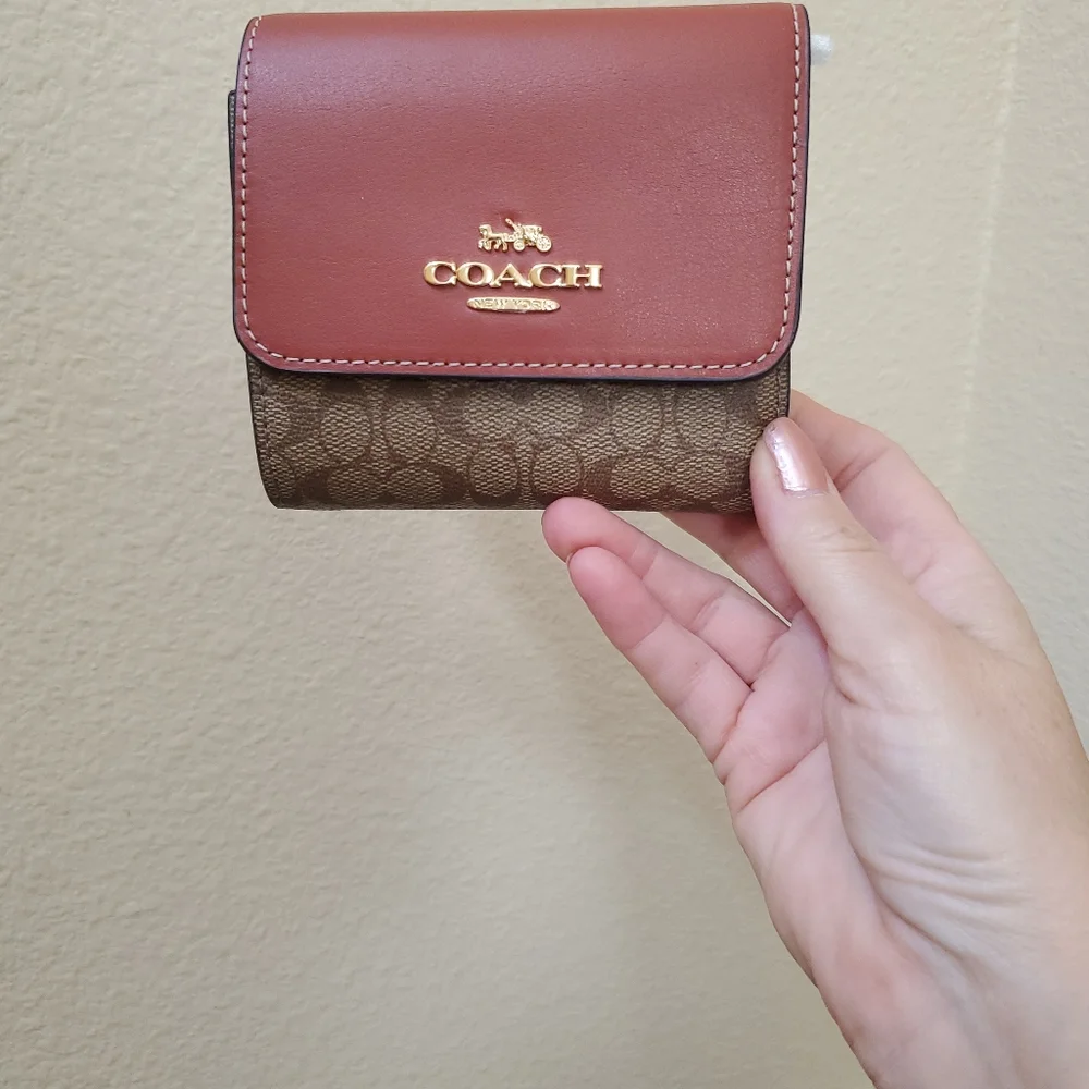 Coach Small Trifold Wallet In Signature Canvas - Picture 12 of 13